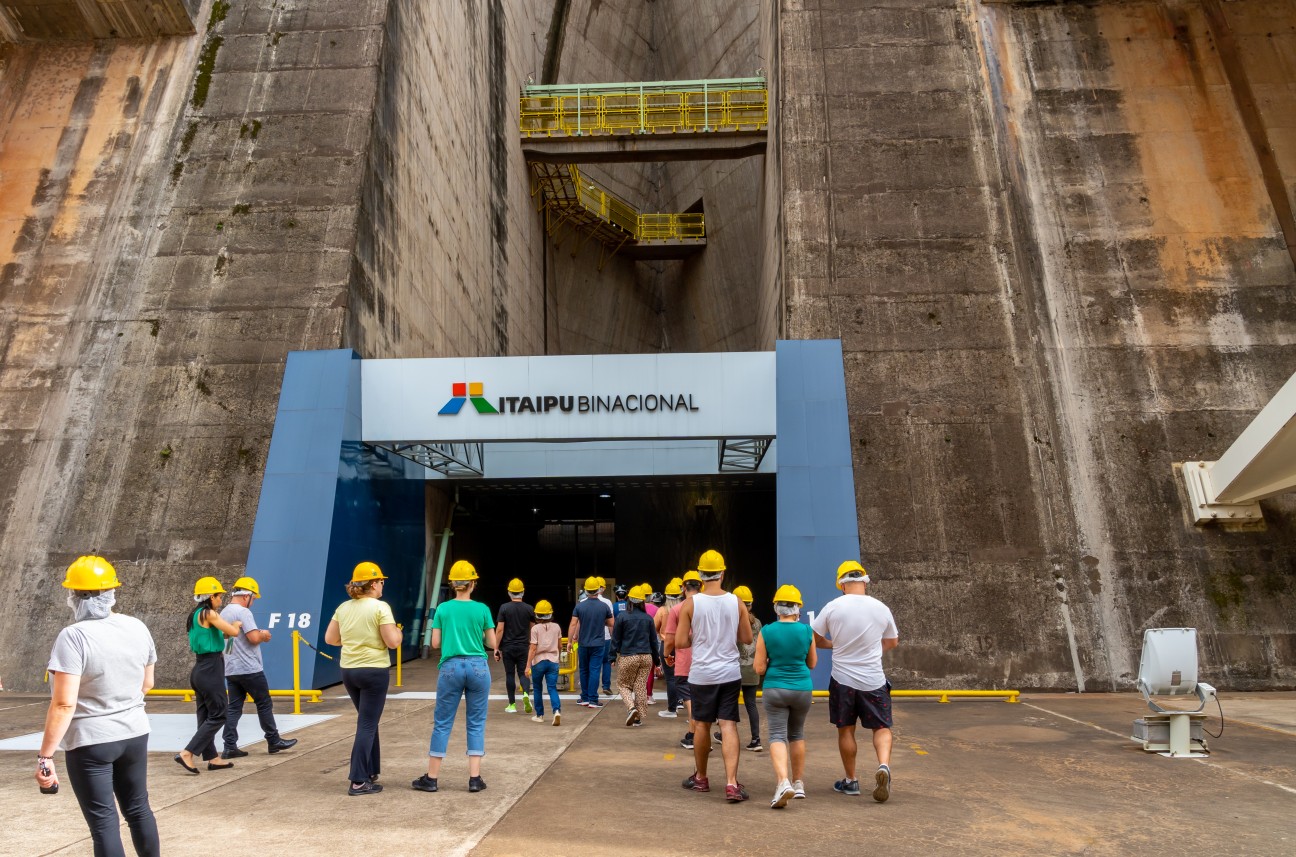 Entrada da usina de Itaipu, em Foz