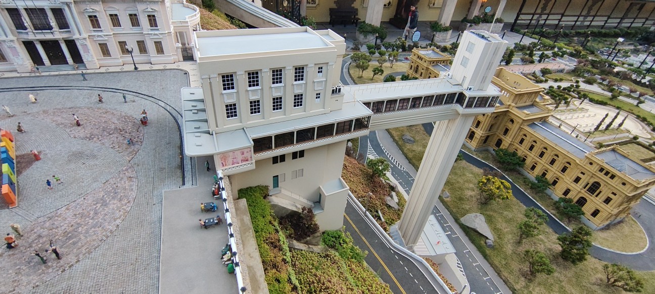 Imagem do Elevador Lacerda, Salvador, no Minimundo, em Gramado